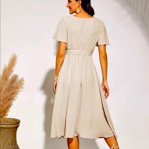 Fluttered sleeve belted dress